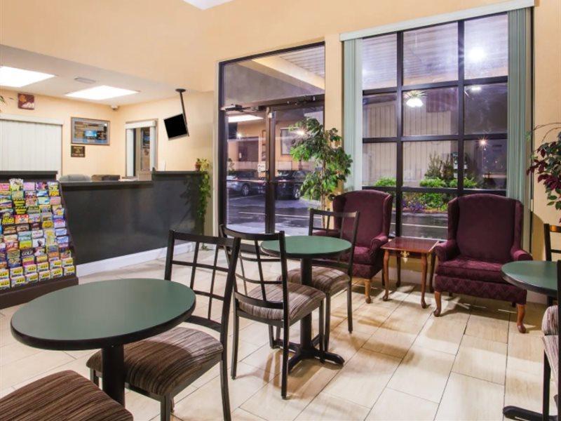 Howard Johnson By Wyndham Panama City Exterior foto