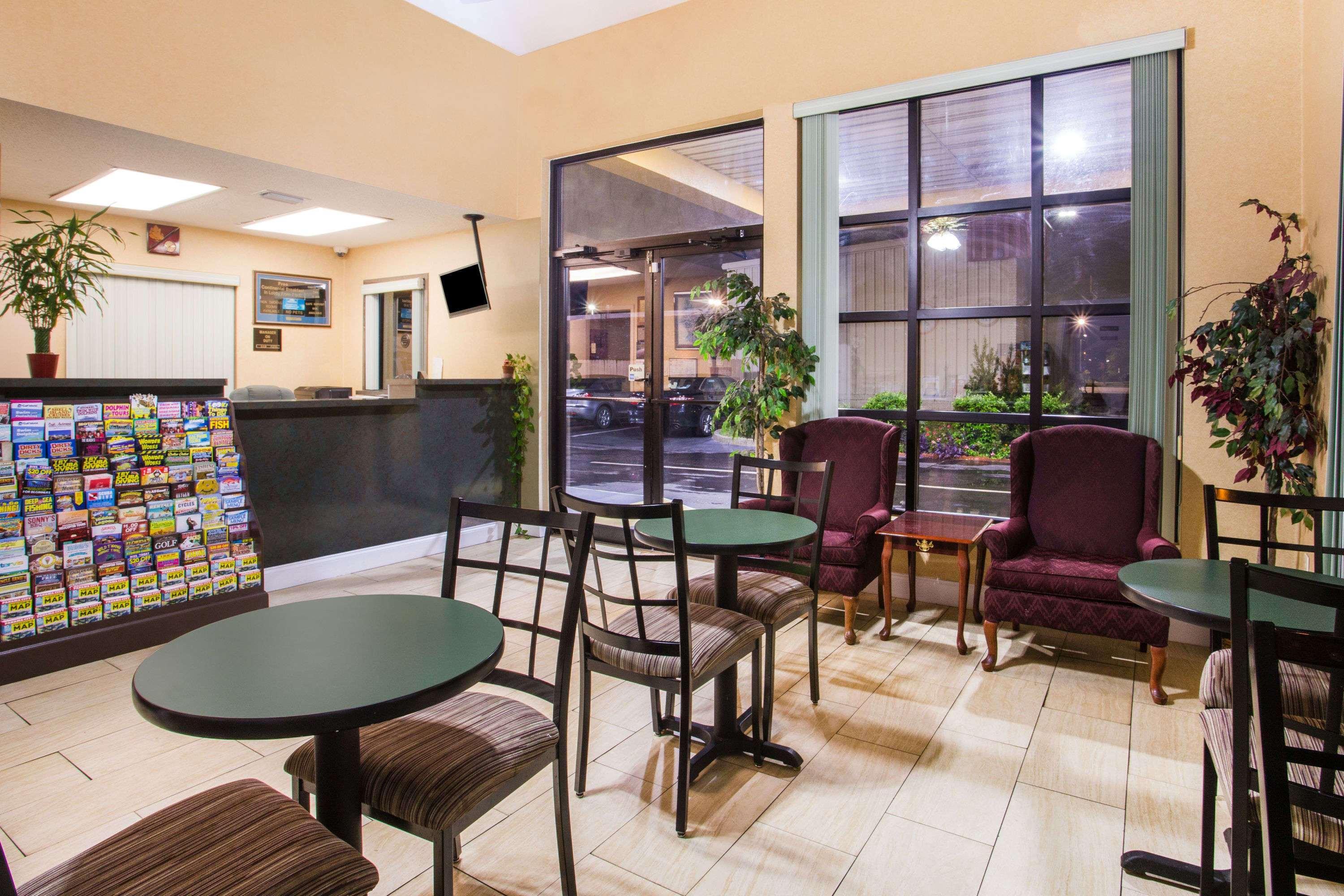 Howard Johnson By Wyndham Panama City Exterior foto